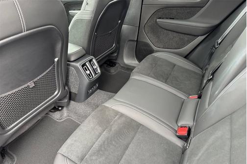 2022 Volvo XC40 Recharge Pure Electric Twin Ultimate