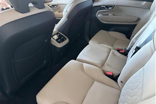 2026 Volvo XC90 Plus