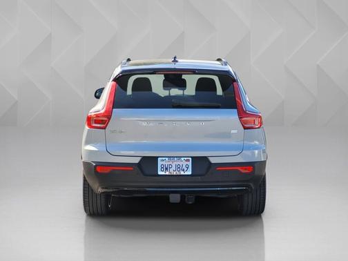 2021 Volvo XC40 P8