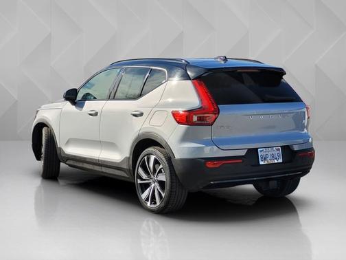 2021 Volvo XC40 P8
