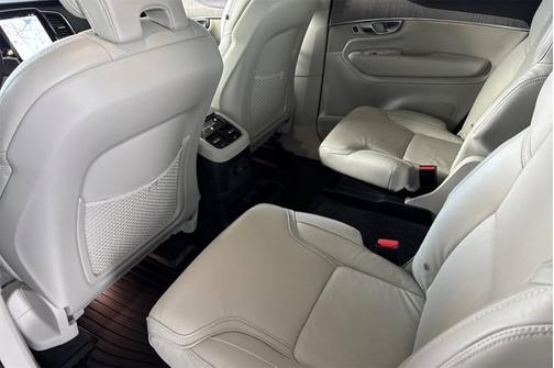 2023 Volvo XC90 Recharge Plug-In Hybrid Ultimate