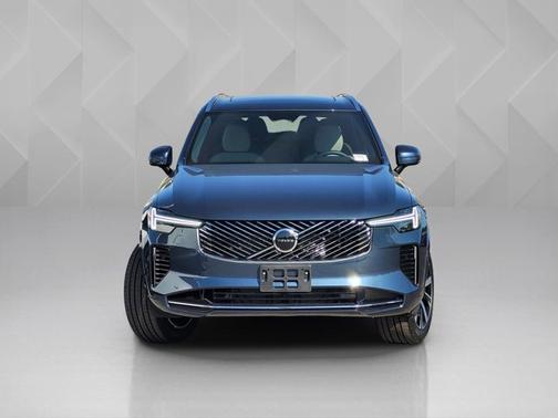 2026 Volvo XC90 Core