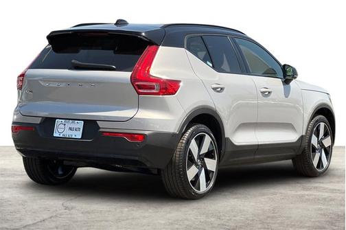 2025 Volvo EX40 Plus