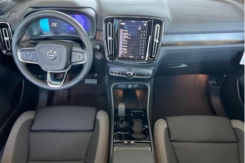 2025 Volvo EX40 Plus
