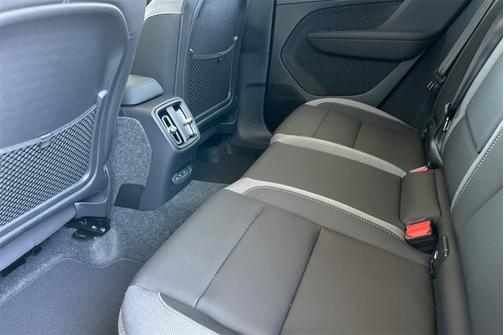 2025 Volvo EX40 Plus