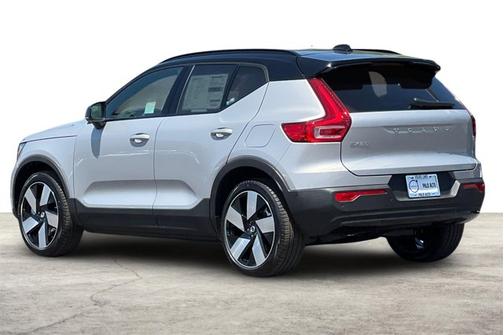 2025 Volvo EX40 Plus