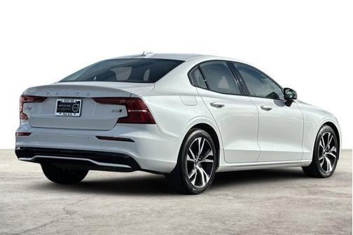 2025 Volvo S60 Core