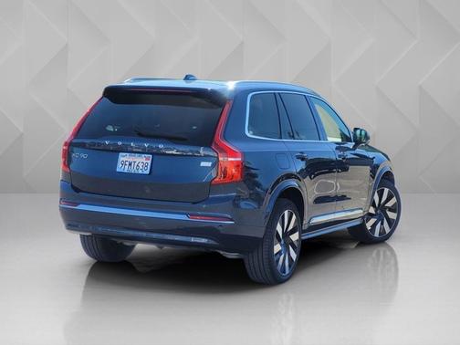 2023 Volvo XC90 Recharge Plug-In Hybrid Ultimate