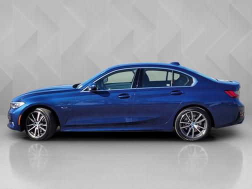 2022 BMW 330e 330e xDrive