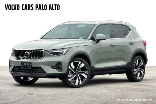 2025 Volvo XC40 Ultra Bright Theme
