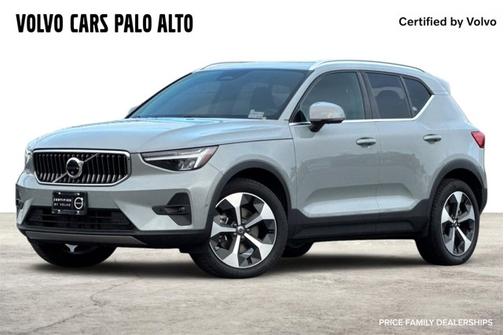 2025 Volvo XC40 Plus Bright Theme
