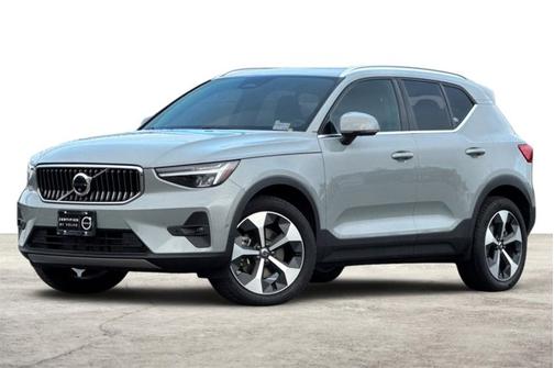 2025 Volvo XC40 Plus Bright Theme