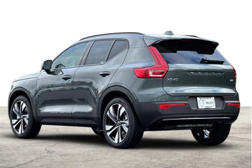2026 Volvo XC40 Plus