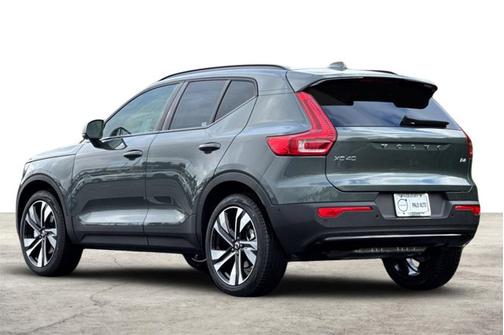 2026 Volvo XC40 Plus