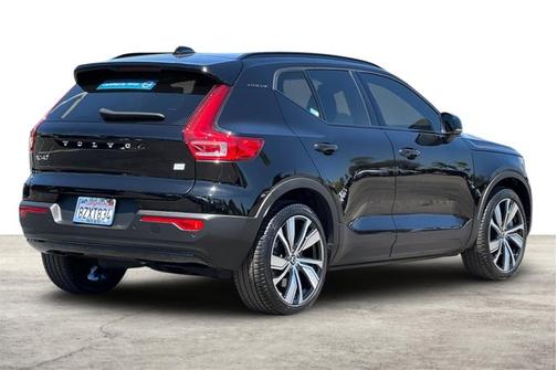 2022 Volvo XC40 Recharge Pure Electric Twin Plus