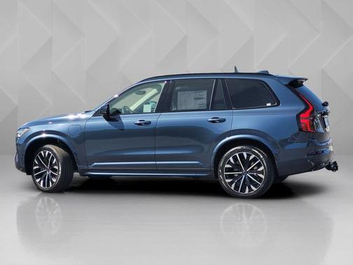 Denim Blue Metallic 2026 Volvo XC90 Plug-In Hybrid Ultra Dark Theme