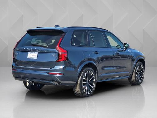 Denim Blue Metallic 2026 Volvo XC90 Plug-In Hybrid Ultra Dark Theme