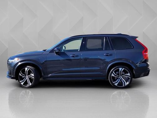 2021 Volvo XC90 R-Design