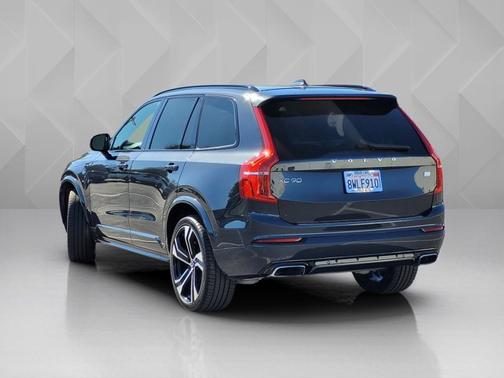 2021 Volvo XC90 R-Design