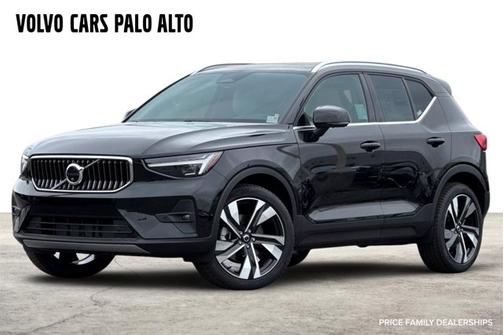 2025 Volvo XC40 Ultra Bright Theme
