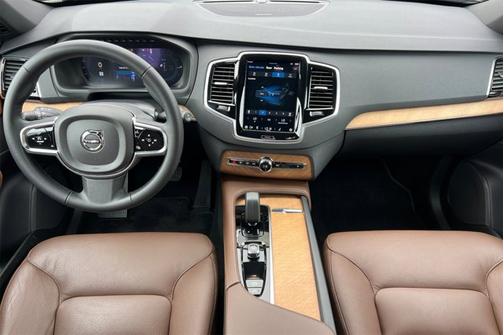 2024 Volvo XC90 Recharge Plug-In Hybrid Plus Bright Theme