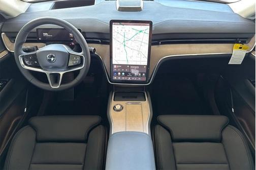 2025 Volvo EX90 Plus