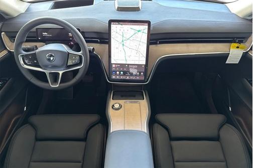 2025 Volvo EX90 Plus