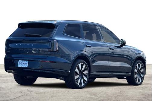 2025 Volvo EX90 Plus