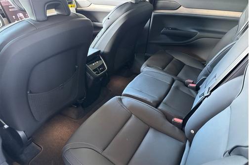 2025 Volvo EX90 Plus