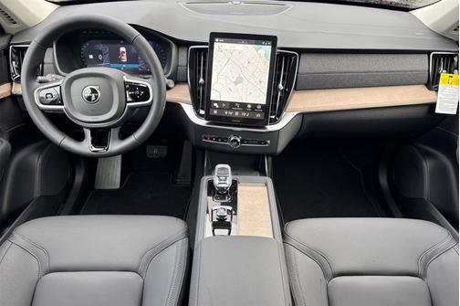 2026 Volvo XC90 Plus