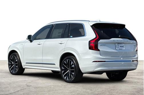 2026 Volvo XC90 Plug-In Hybrid Plus