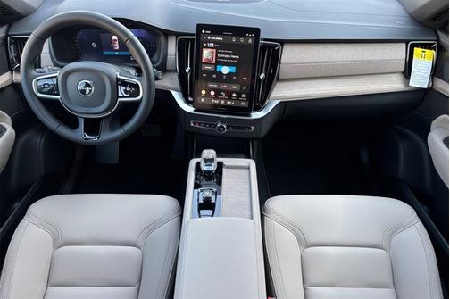 2026 Volvo XC90 Plug-In Hybrid Plus