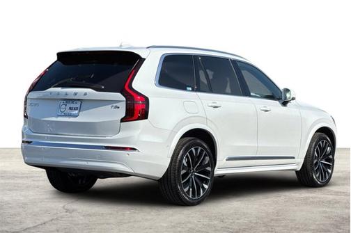 2026 Volvo XC90 Plug-In Hybrid Plus