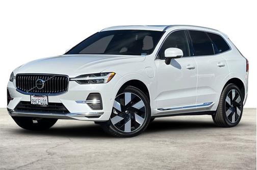 2023 Volvo XC60 Recharge Plug-In Hybrid Ultimate Bright Theme