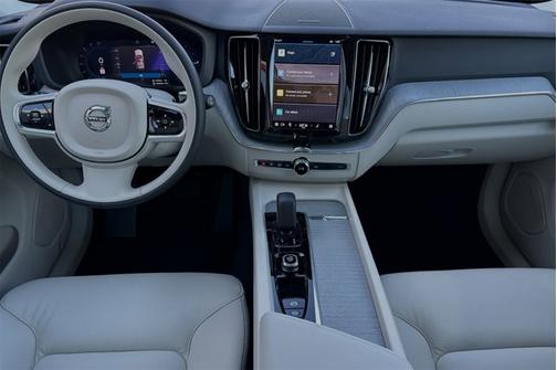 2025 Volvo XC60 Plug-In Hybrid Plus