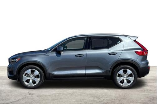 2019 Volvo XC40 Momentum