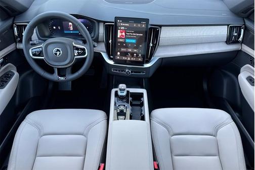 2026 Volvo XC90 Plus