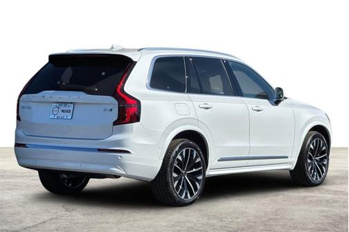 2026 Volvo XC90 Plus