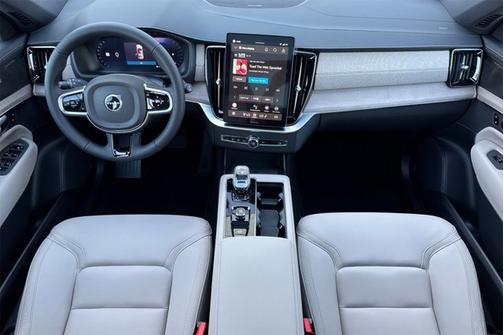 2026 Volvo XC90 Plus