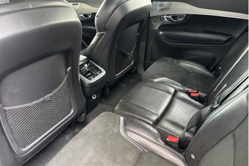 2016 Volvo XC90 T6 R-Design