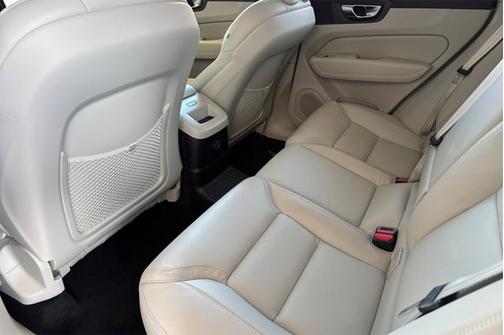 2026 Volvo XC60 Plug-In Hybrid Ultra