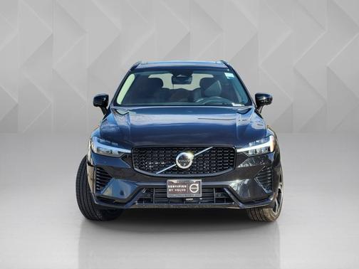 2024 Volvo XC60 Recharge Plug-In Hybrid Ultimate Dark Theme