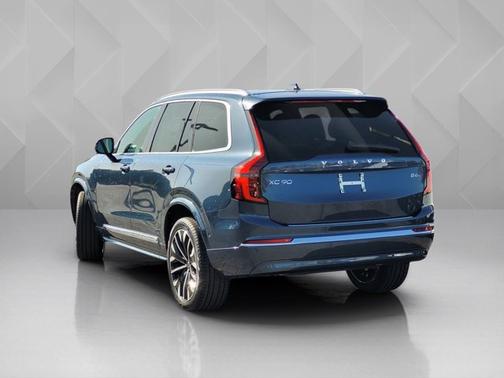 2026 Volvo XC90 Plus