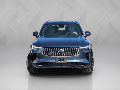 2026 Volvo XC90 Plus