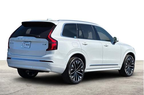 2026 Volvo XC90 Plus