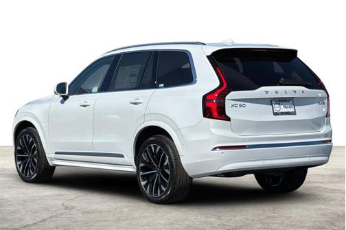 2026 Volvo XC90 Plus