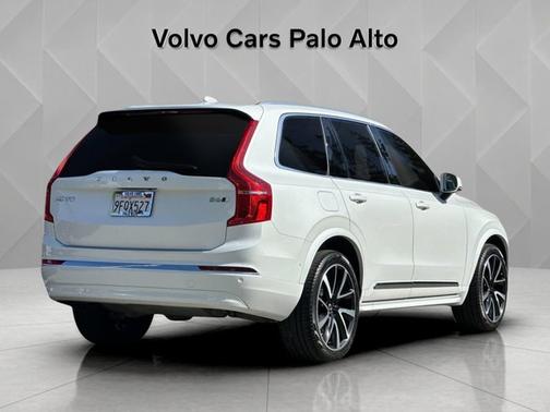 Crystal White Metallic 2023 Volvo XC90 Plus