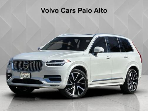 Crystal White Metallic 2023 Volvo XC90 Plus