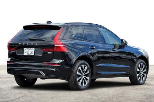 2025 Volvo XC60 Plus