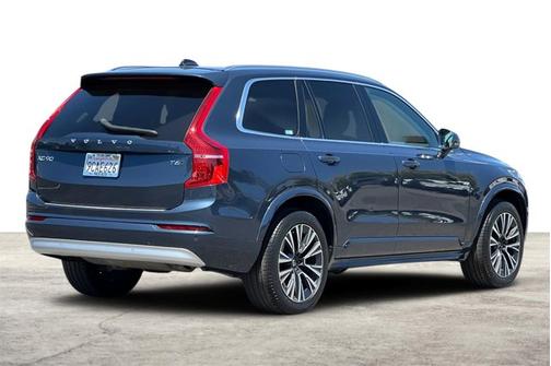 2022 Volvo XC90 Momentum